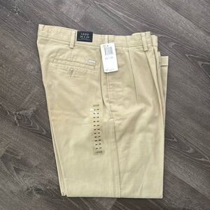Izod khaki pants new with tags: 36Wx29L